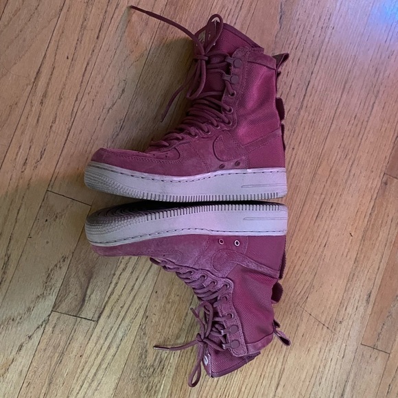Nike AF-1 high sz force is female in a vintage wine size 6 - Picture 7 of 8